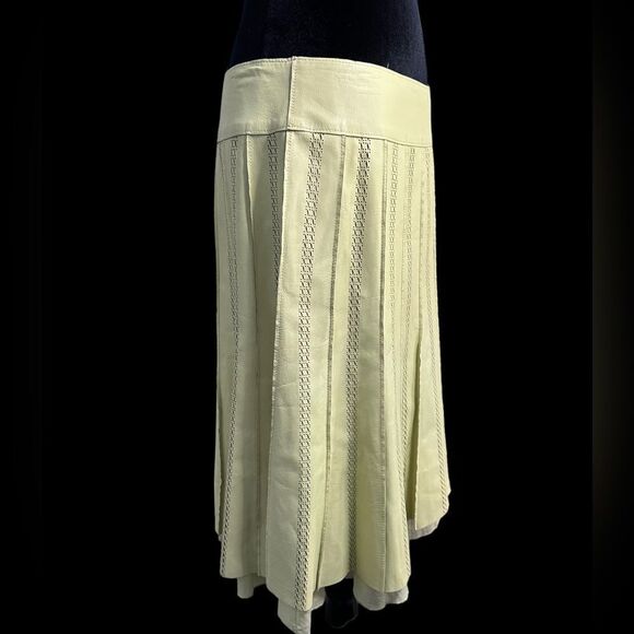 Per Se 100% Leather Pleated Skirt (8) - Picture 2 of 5